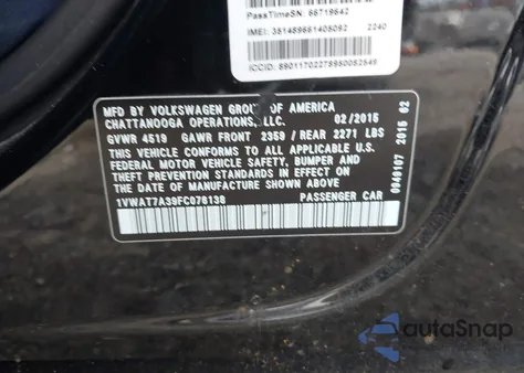 2015 Volkswagen Passat 1.8T Wolfsburg Edition z USA, uszkodzony, nr VIN 1VWAT7A39FC076138